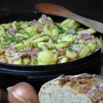 Bauernfr&uuml;hst&uuml;ck - die frau am grill