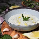 Joghurt-Minz-Dip-rezept-die frau am grill