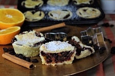 Mince Pies - mit puderzucker bestreuen