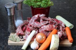 Zutaten f&uuml;r die Fleischbruehe - die frau am grill