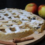 apfelkuchen mit gitter - die frau am grill