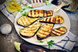auberginen grillen