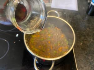 bolognese fuer spaghetti mit rotwein abloeschen