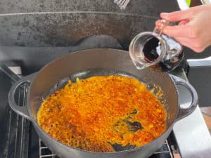 bratensosse mit rotwein abloeschen
