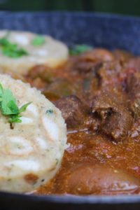brauhaus gulasch selber machen - die frau am grill