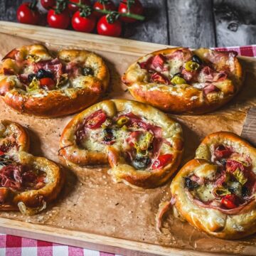 brezel pizza
