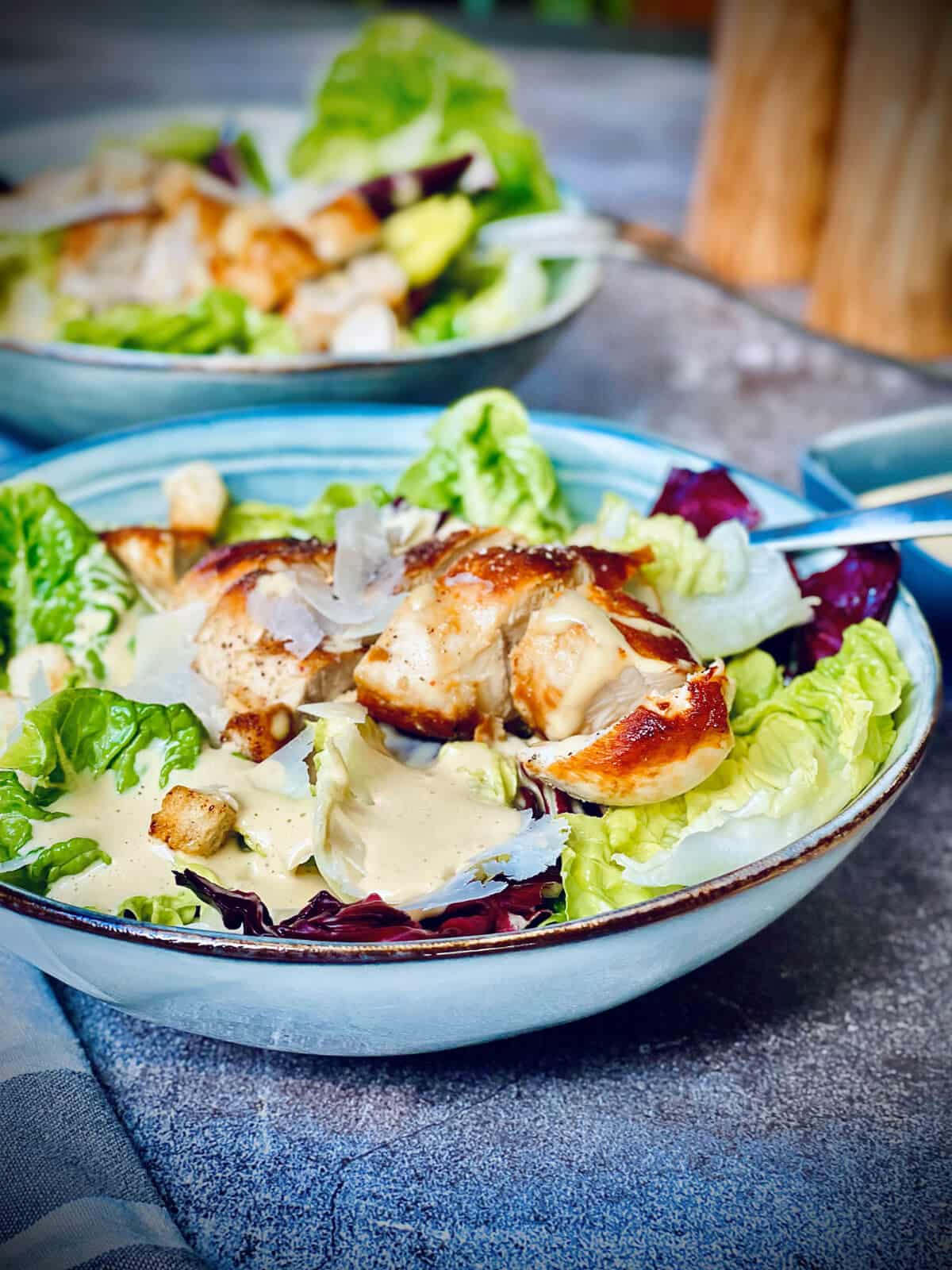caesar salad mit haehnchen