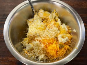 chili cheese nuggets zutaten in schuessel