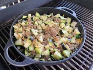 die zucchini zugeben und unterheben