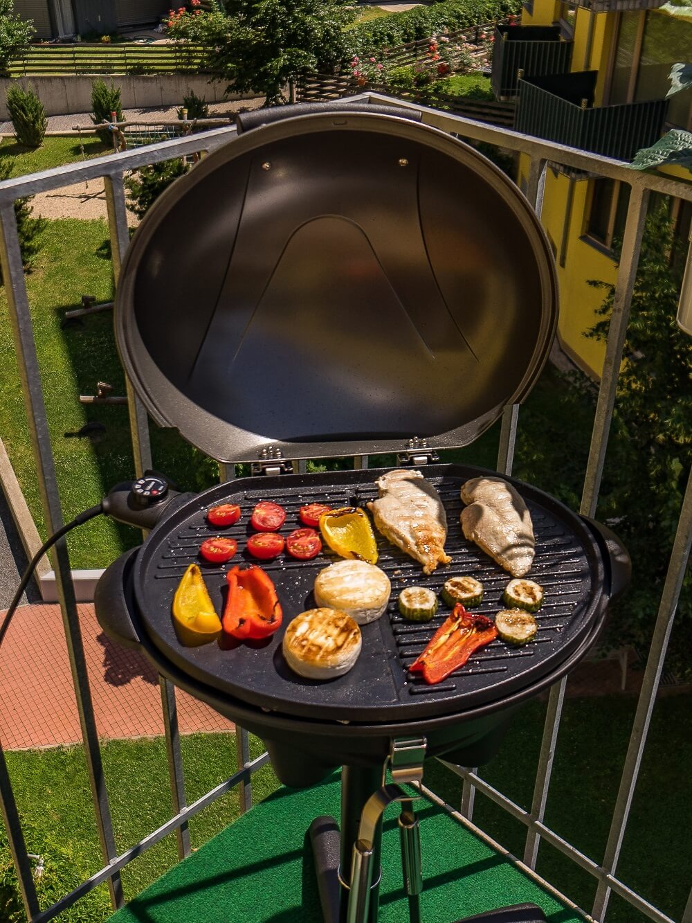 elektrogrill auf balkon