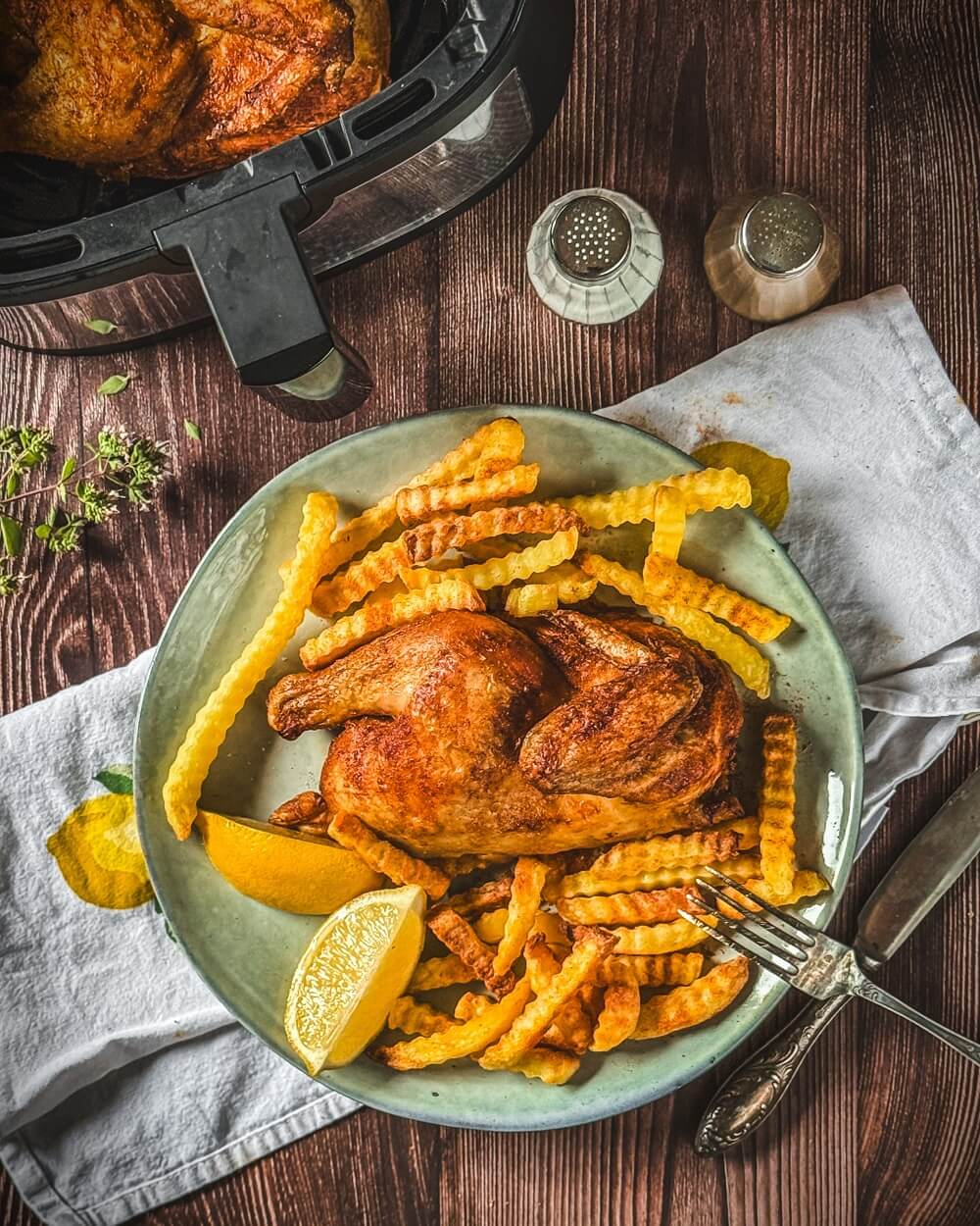 ganzes haehnchen aus der heissluftfritteuse