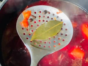 gewuerze aus rote beete suppe entfernen