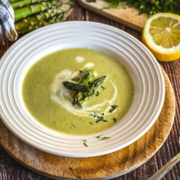 gruene spargelsuppe