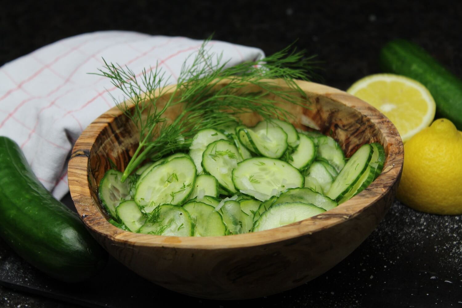Gurkensalat mit Dill