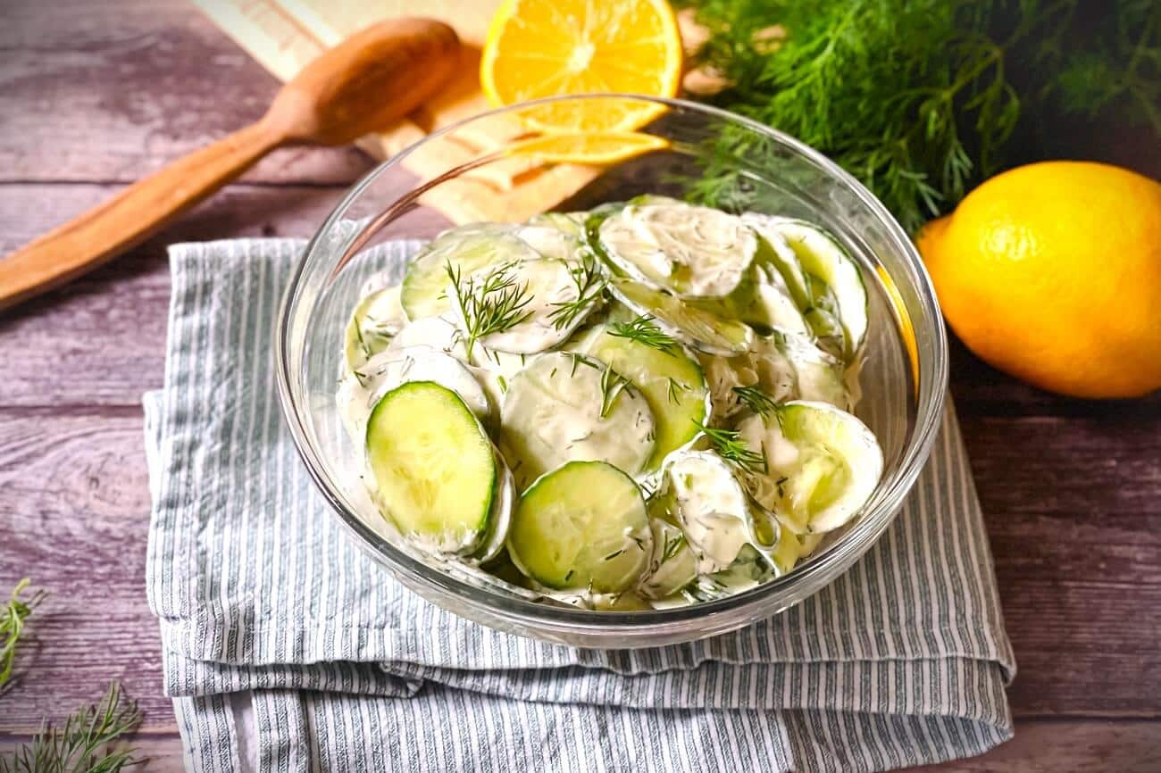 gurkensalat mit saurer sahne