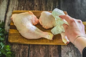 haehnchenkeulen heissluftfritteuse rezept schritt 1