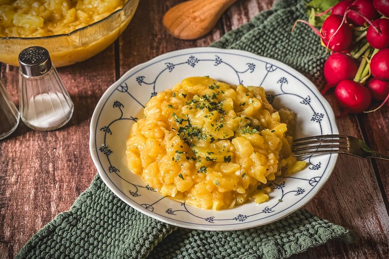kartoffelsalat mit bruehe