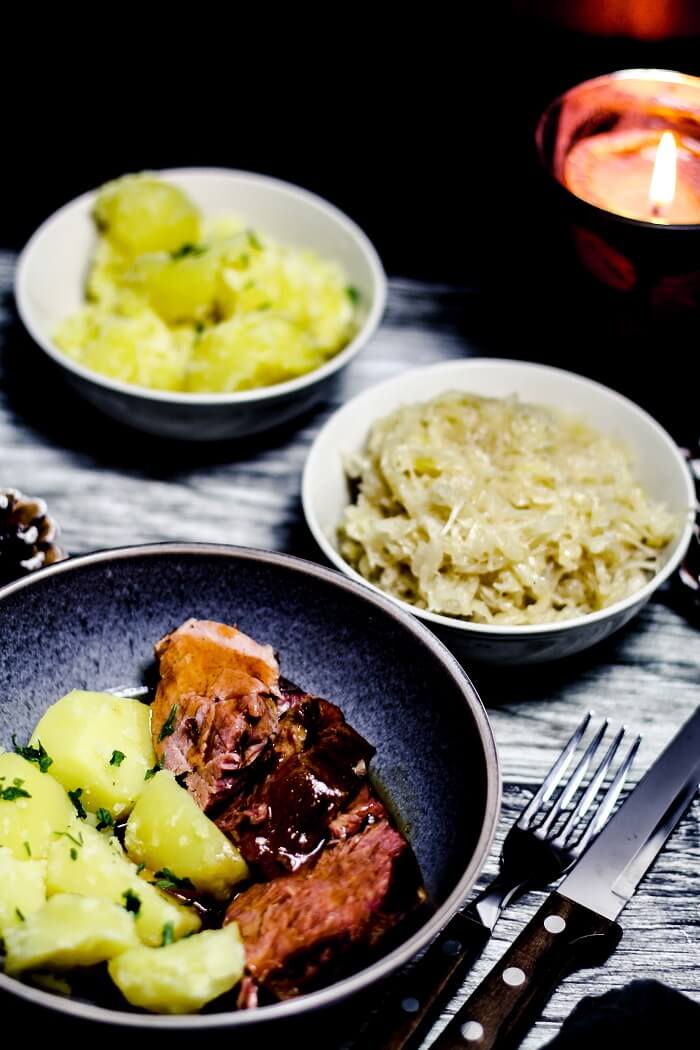 kassler mit kartoffeln und sauerkraut - die frau am grill