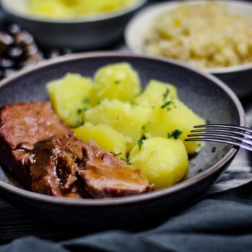 kassler mit sauerkraut - rezept - die frau am grill