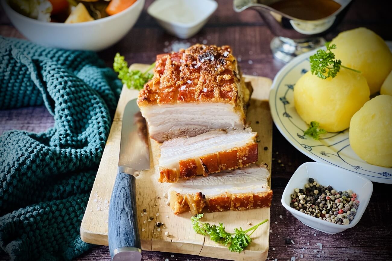 Krustenbraten Rezept | So klappt’s mit Soße und Kruste