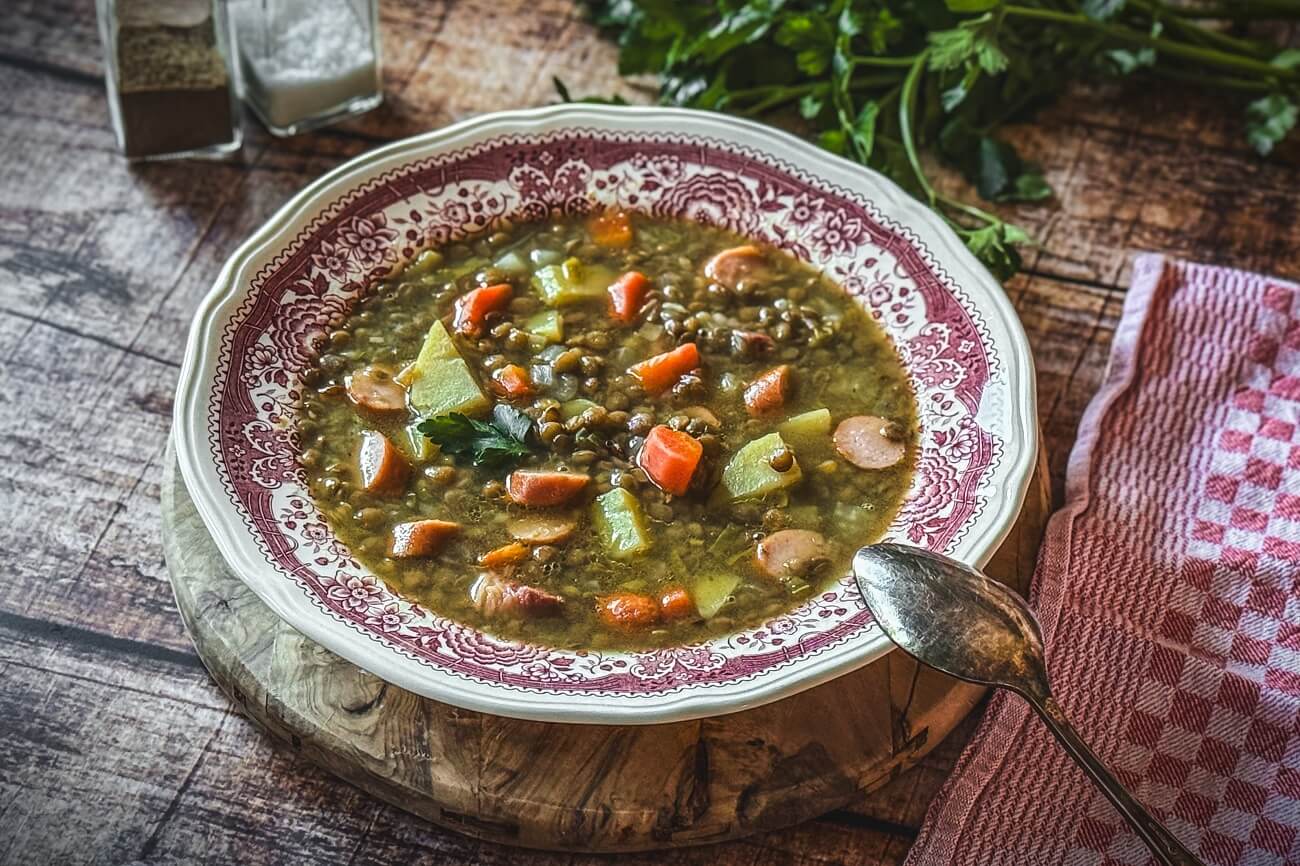 Linsensuppe Rezept | Der einfache Klassiker