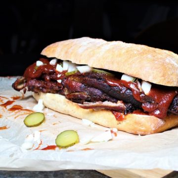mcrib burger mit mcrib sauce - die frau am grill