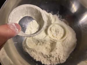 mehlierte zwiebelringe