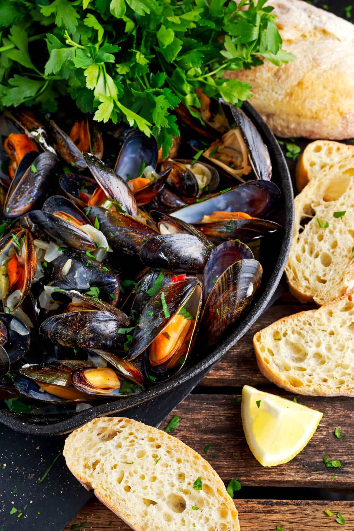miesmuscheln in weisswein sauce