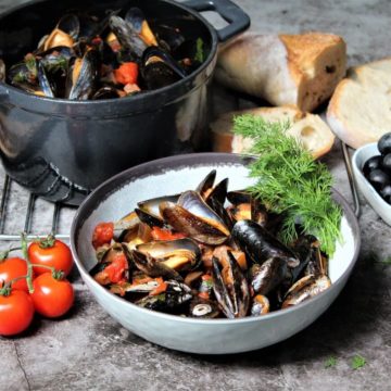 muscheln mit tomatensosse - rezept - die frau am grill
