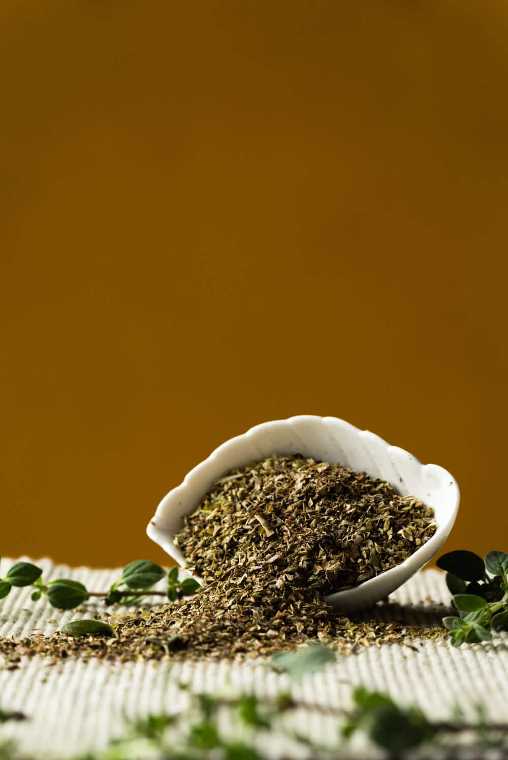 oregano trocken und gerebelt