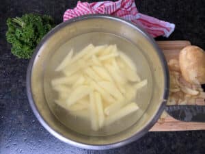 pommes hei&szlig;luftfritteuse schritt 2