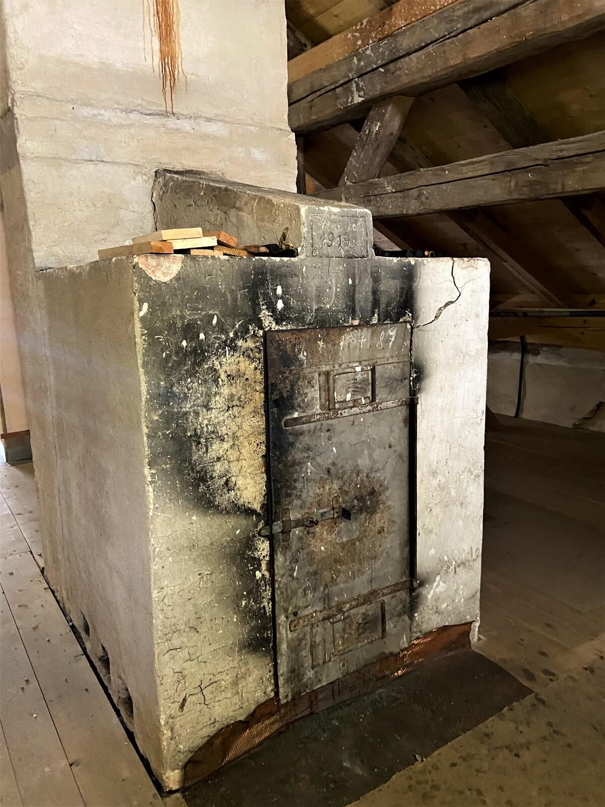raeucherkammer im dachgeschoss vom pfarrhaus kemnathen