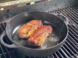 roastbeef scheiben im heissen oel scharf anbraten
