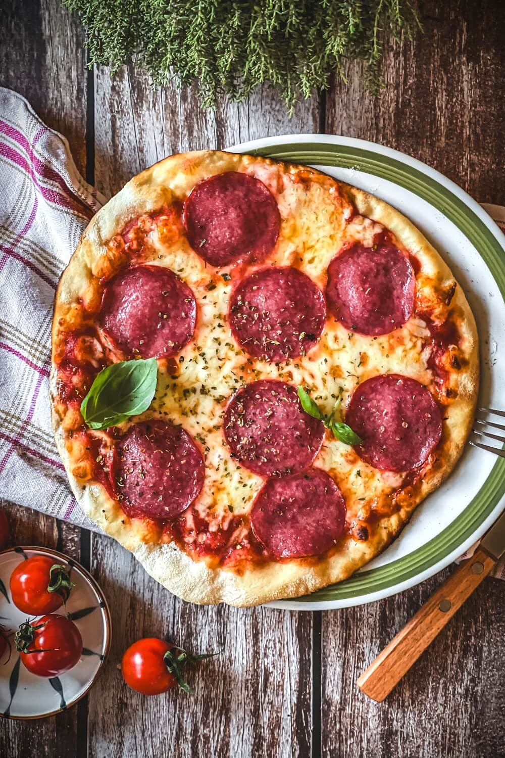 salami pizza