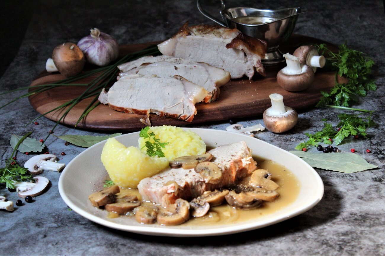Schweinerückenbraten | saftig & mit feiner Soße