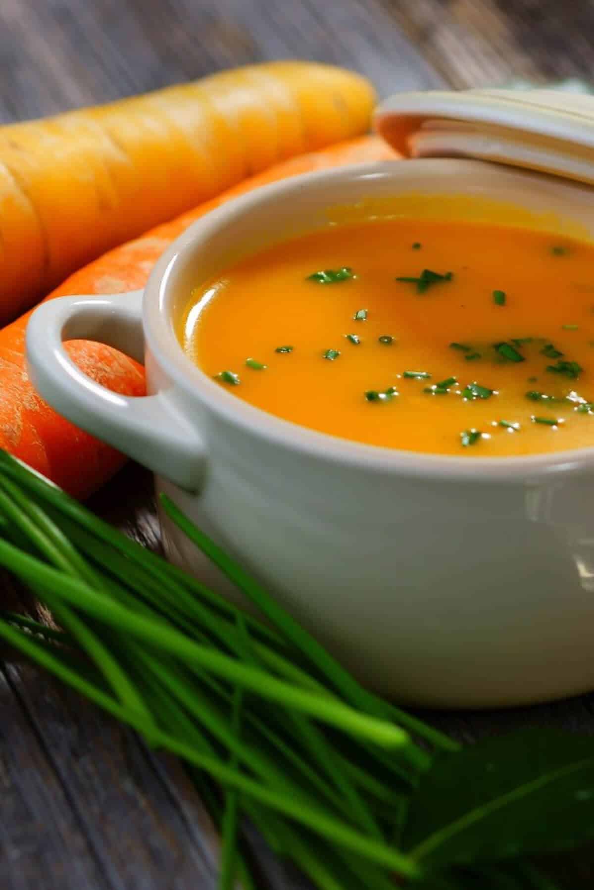 selbstgemachte karottensuppe