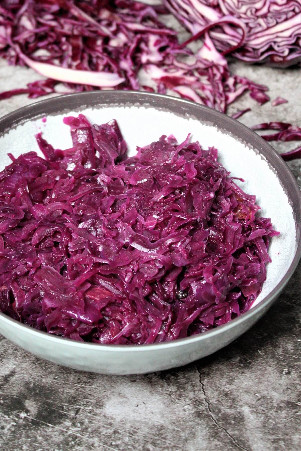 selbstgemachter rotkohl mit apfel