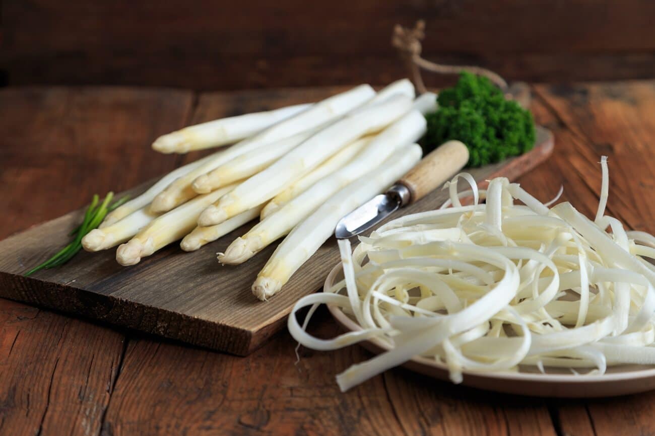 Spargel schälen | so klappt es ganz einfach