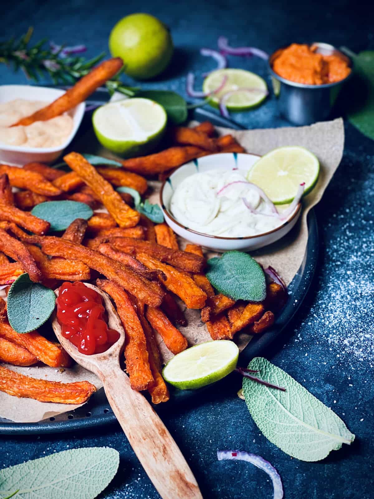 suesskartoffel pommes mit dips