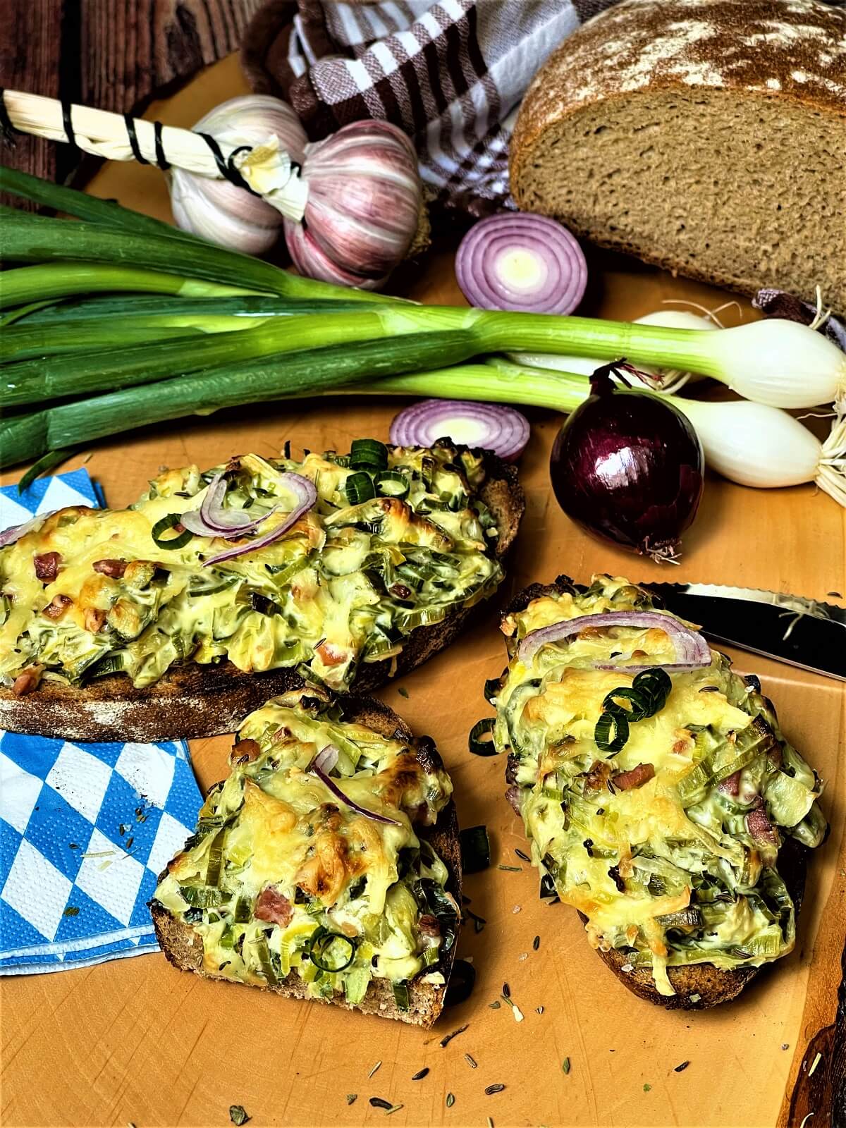 &uuml;berbackenes Brot