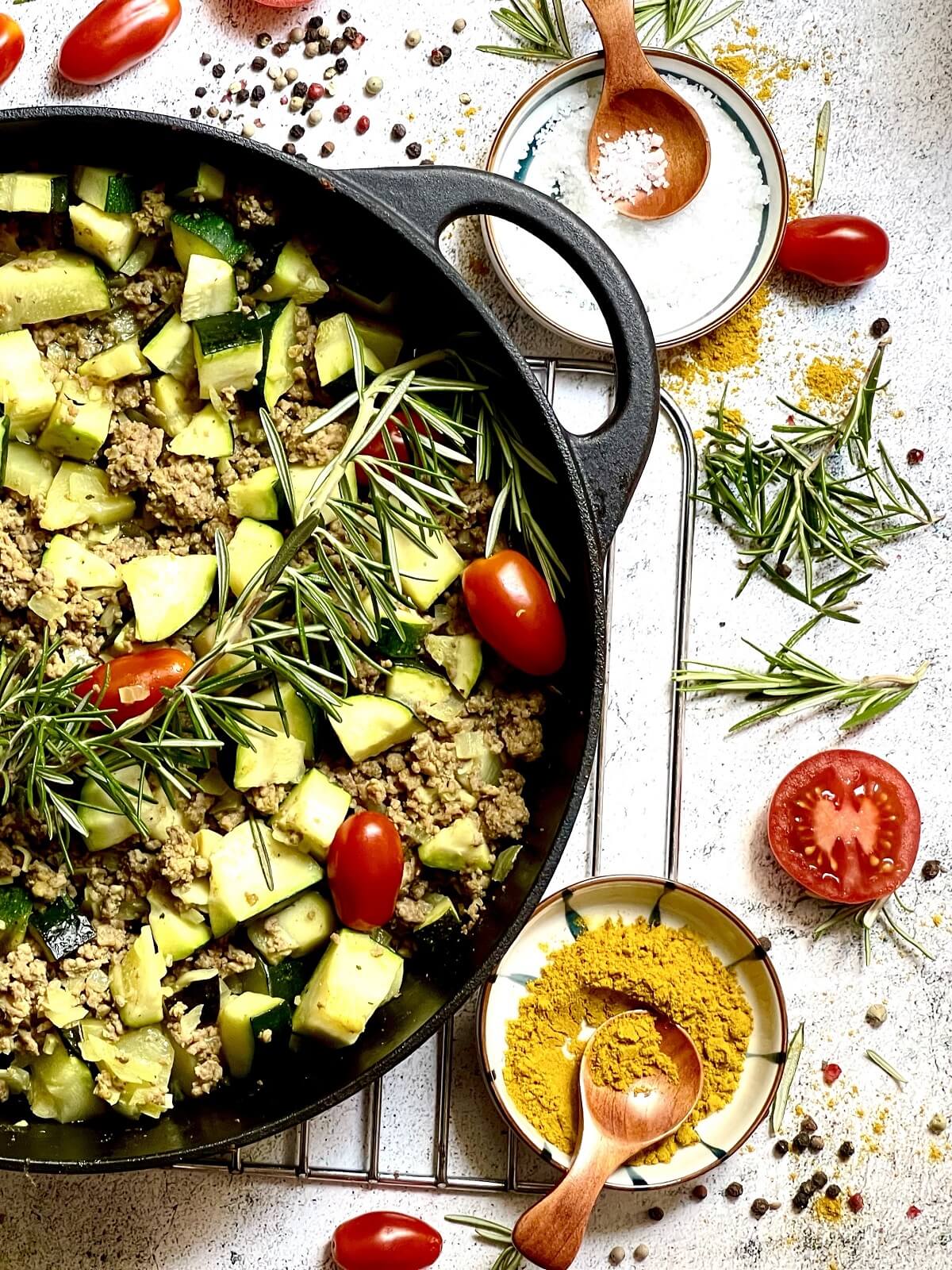 zucchini hack pfanne