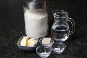 zutaten f&uuml;r den zwiebelkuchen teig - die frau am grill