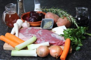 zutaten fuer geschmortes flank steak - die frau am grill