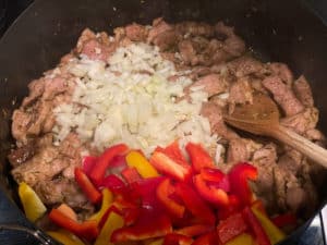 zwiebel, knoblauch, paprika zum gyrosfleisch
